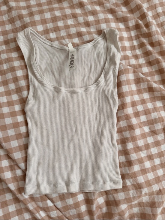 SKIMS Tops - Skims White Ribbed Scoop Neck Tank Top - Women